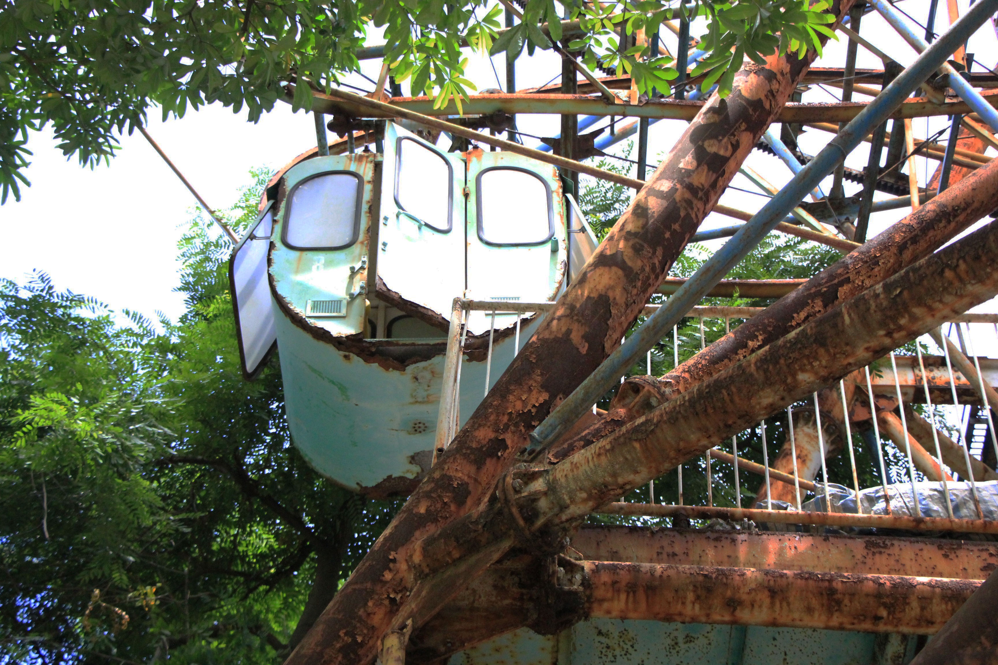 Toàn cảnh công viên nước giữa Thủ đô bị bỏ hoang suốt 13 năm - 11