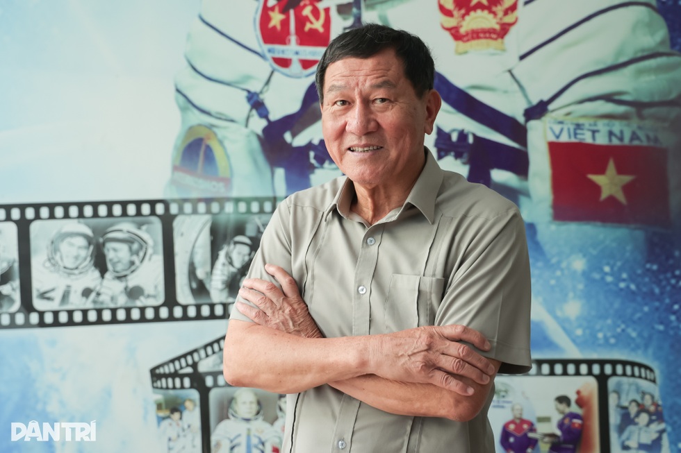 Anh hùng phi công đưa Tuyên ngôn độc lập và nắm đất Ba Đình lên vũ trụ