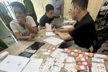 Triệt phá đường dây tạo lập, mua bán hàng trăm nghìn tài khoản ngân hàng