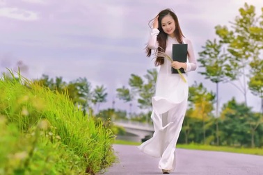 Một thoáng quê hương - Mắt Ngọc