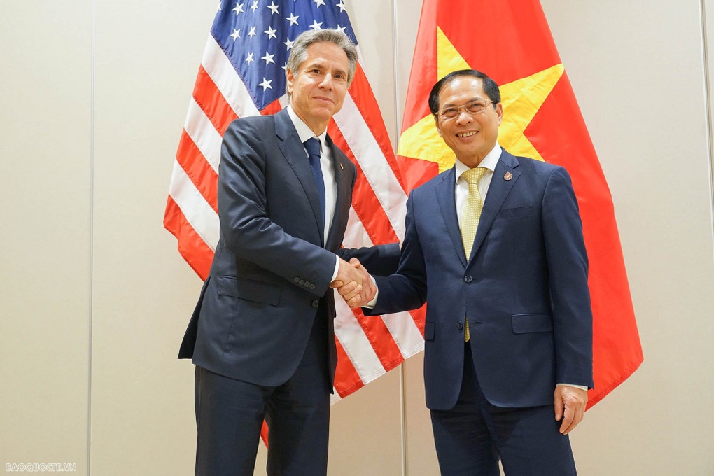 Bộ trưởng Ngoại giao Bùi Thanh Sơn gặp Ngoại trưởng Nhật, Mỹ bên lề APEC - 2 Bộ trưởng Ngoại giao Bùi Thanh Sơn gặp Ngoại trưởng Nhật, Mỹ bên lề APEC - 2