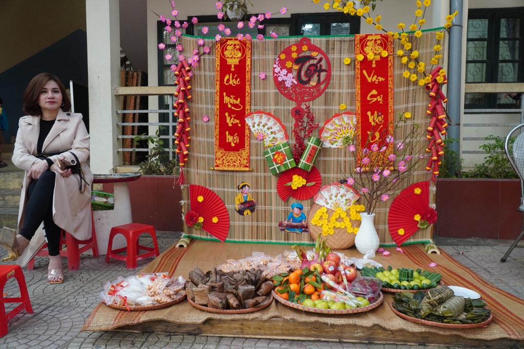 Học sinh trải nghiệm đi chợ Tết quê - 1 Học sinh trải nghiệm đi chợ Tết quê - 1