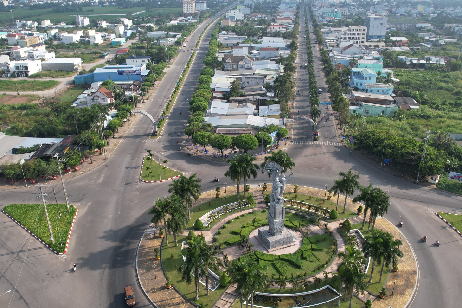 Toàn cảnh tuyến đường lớn được giải phóng sau 2 thập kỷ bị nghẽn - 1 Toàn cảnh tuyến đường lớn được giải phóng sau 2 thập kỷ bị nghẽn - 1