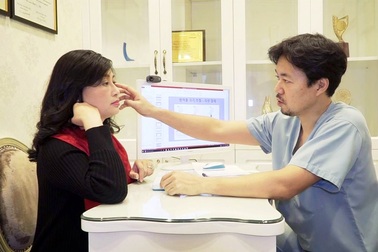 Càng gần cuối năm càng cần cẩn trọng với các dịch vụ phẫu thuật thẩm mỹ mắt giá rẻ