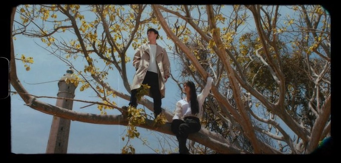 Cười ngất với Bùi Lan Hương ở cảnh hậu trường cực nhí nhảnh, dễ thương - Ảnh 2.