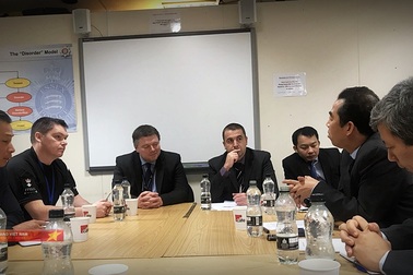 Thứ trưởng Bộ Ngoại giao làm việc tại Anh, xúc tiến biện pháp bảo hộ công dân