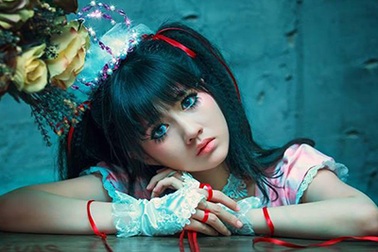 Ngắm nữ sinh Sài thành xinh đẹp hóa "búp bê ma"