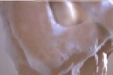 Nhức mắt với quảng cáo như phim khiêu dâm của Ngọc Trinh