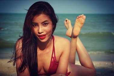 Phạm Hương khoe ảnh bikini nóng bỏng tại Thái Lan