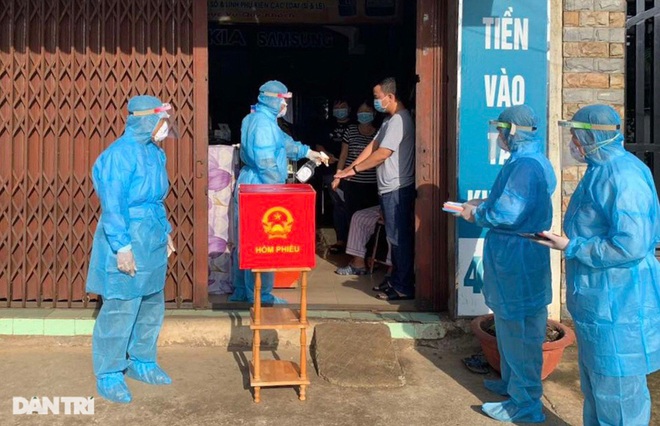 Toàn cảnh 69 triệu cử tri cả nước tham gia Ngày hội non sông - 32 Toàn cảnh 69 triệu cử tri cả nước tham gia Ngày hội non sông - 32