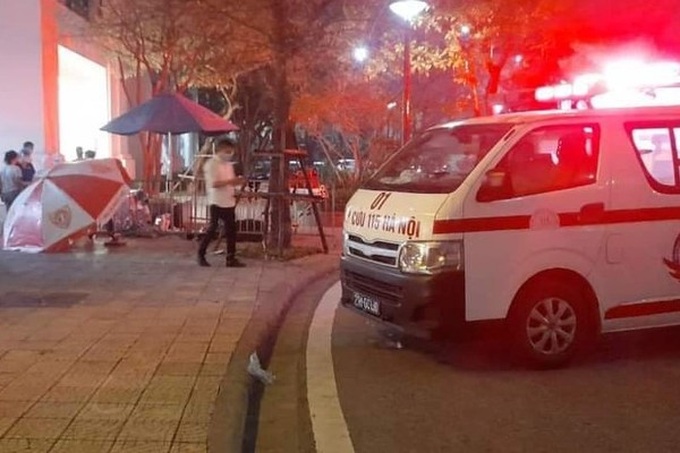 Xe cứu thương có mặt tại hiện trường vụ việc.