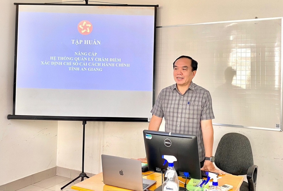 Nghề nội vụ là làm công việc đồng hành cùng cả đời người - 1 Nghề nội vụ là làm công việc đồng hành cùng cả đời người - 1