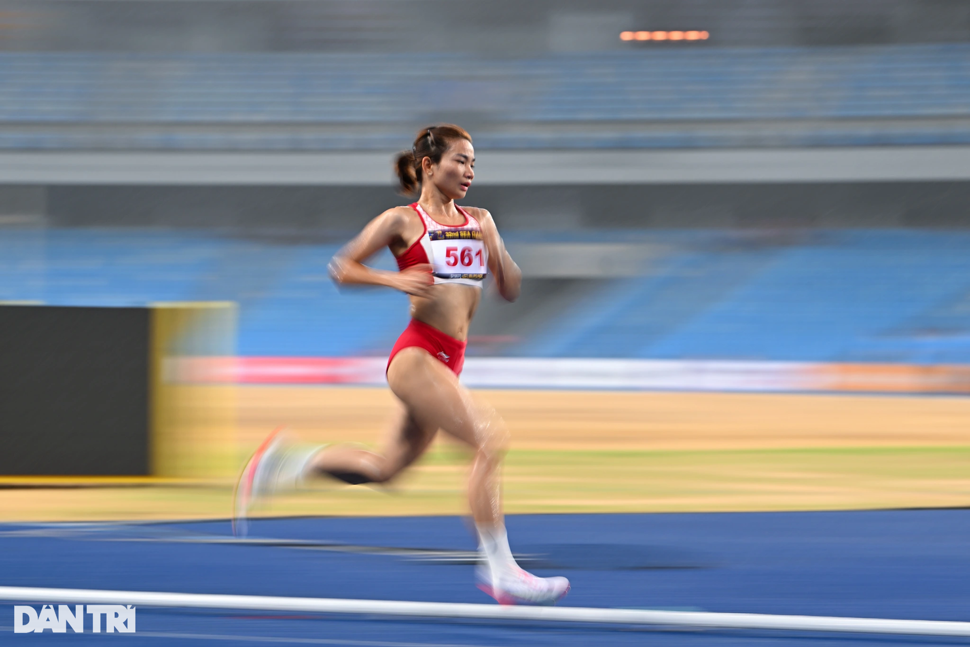 Khoảnh khắc giành HCV SEA Games của các nữ hoàng tốc độ Việt Nam - 2 Khoảnh khắc giành HCV SEA Games của các nữ hoàng tốc độ Việt Nam - 2
