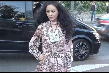 Trương Hinh Dư tham dự tuần lễ thời trang Paris