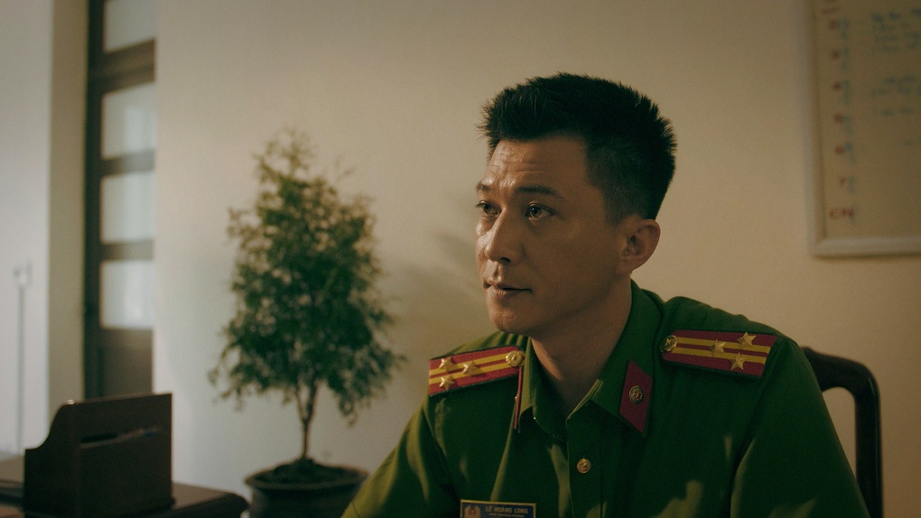 Hà Việt Dũng: Từ trai hư màn ảnh đến vai công an phim hình sự gây sốt - 4 Hà Việt Dũng: Từ trai hư màn ảnh đến vai công an phim hình sự gây sốt - 4