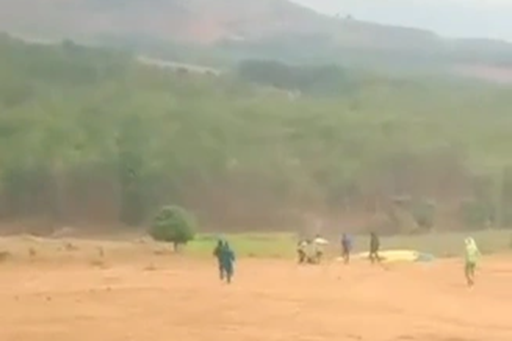 Phi công tử vong khi bay dù lượn: Quyên góp hỗ trợ gần 100 triệu đồng - 1 Phi công tử vong khi bay dù lượn: Quyên góp hỗ trợ gần 100 triệu đồng - 1