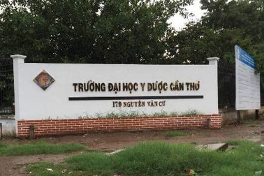 Hàng trăm sinh viên bị dừng hỗ trợ học phí
