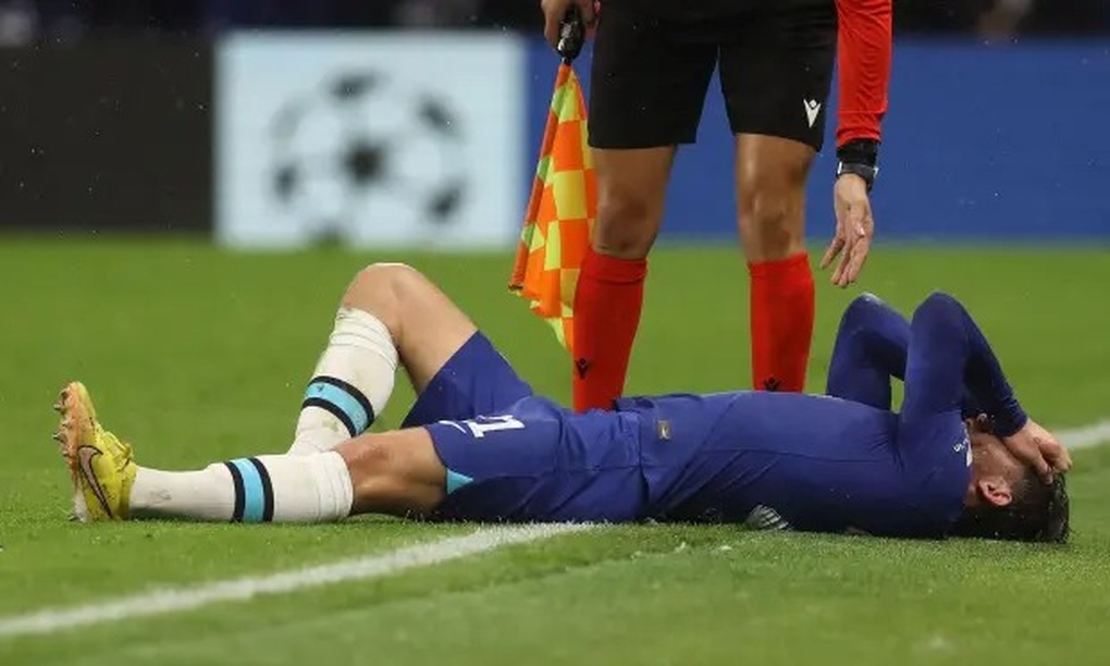 Ben Chiwell dính chấn thương cực nặng, chính thức chia tay World Cup - 1 Ben Chiwell dính chấn thương cực nặng, chính thức chia tay World Cup - 1