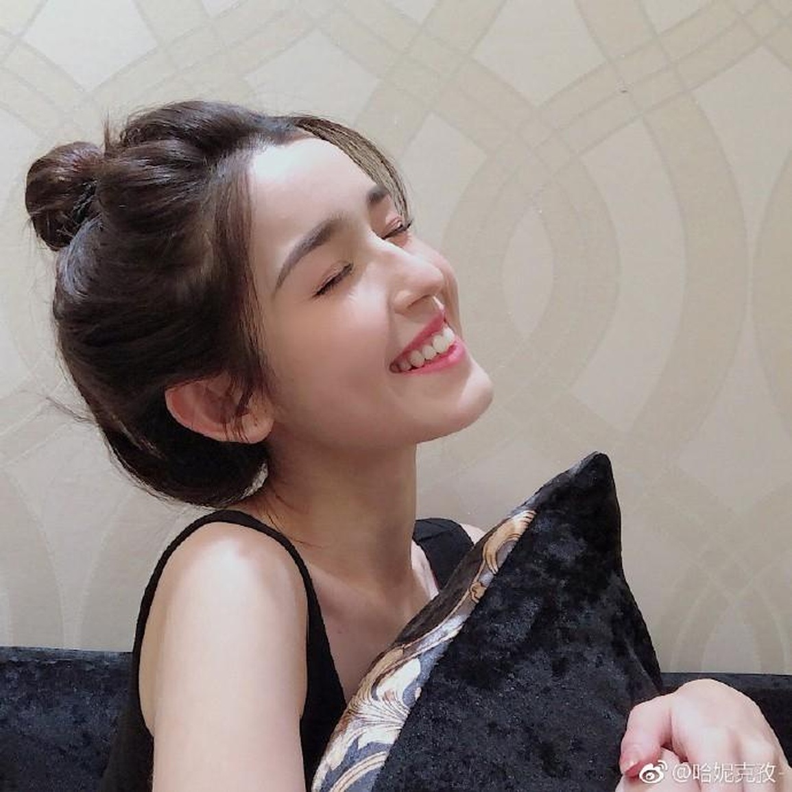 Nhan sắc băng thanh ngọc khiết mê hồn của đối thủ Địch Lệ Nhiệt Ba - 8 Nhan sắc băng thanh ngọc khiết mê hồn của đối thủ Địch Lệ Nhiệt Ba - 8