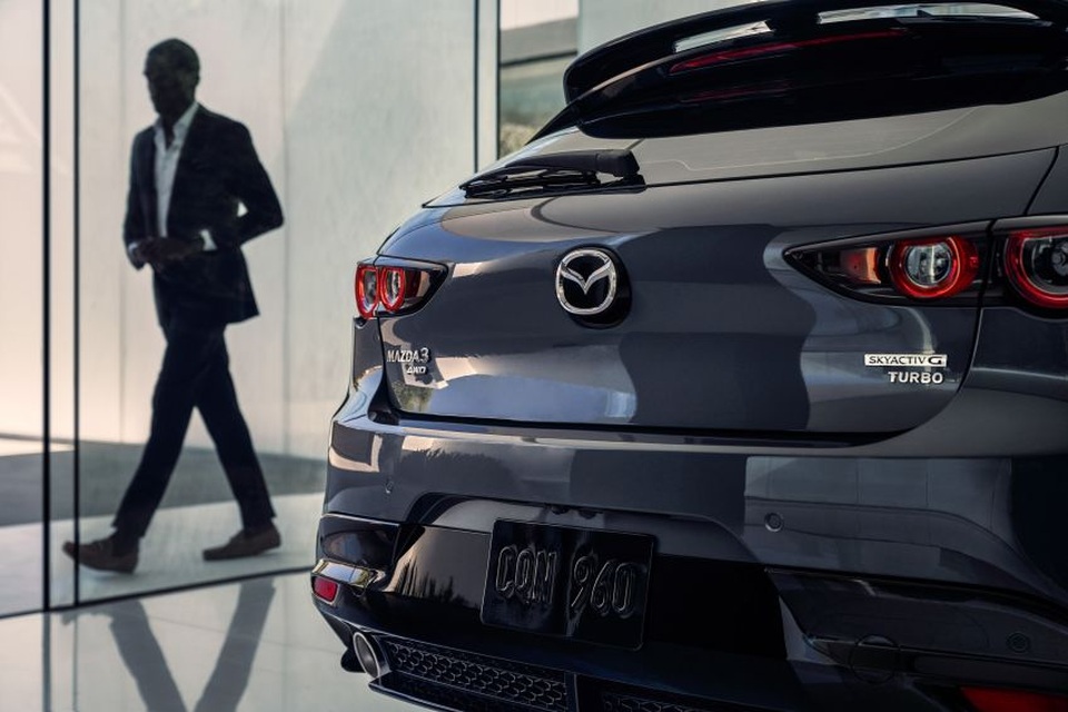 Mazda3 phiên bản 2.5 Turbo đắt gần gấp rưỡi bản thường - 6 Mazda3 phiên bản 2.5 Turbo đắt gần gấp rưỡi bản thường - 6