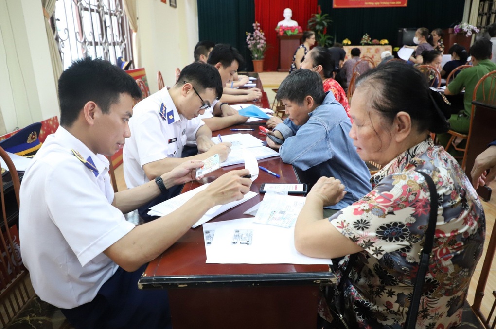 Hà Nội: Điểm mới trong việc chi trả lương hưu tháng 7 - 2 Hà Nội: Điểm mới trong việc chi trả lương hưu tháng 7 - 2