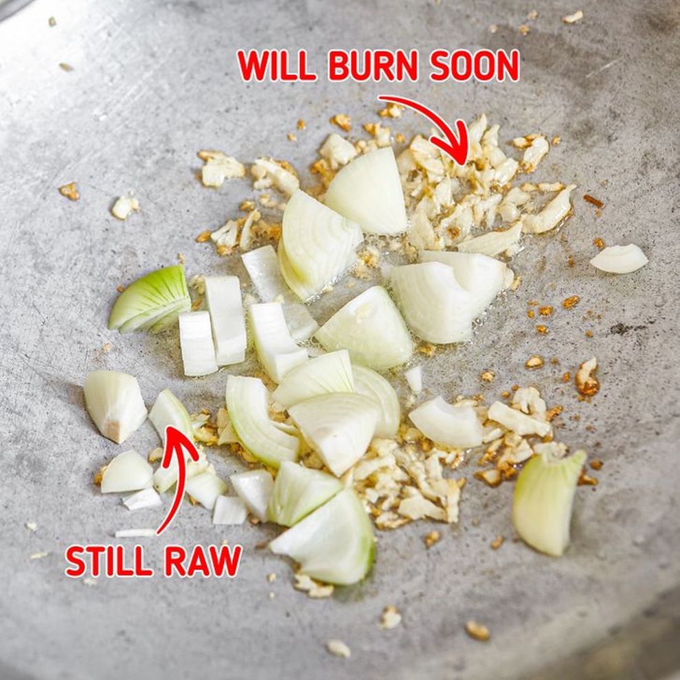 Những sai lầm phổ biến trong nấu nướng khiến món ăn kém hấp dẫn, gây hại - 5