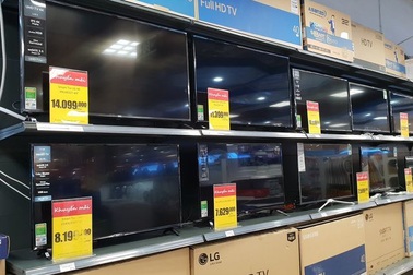 Thị trường TV cao cấp giảm mạnh, có mẫu rơi giá chục triệu đồng