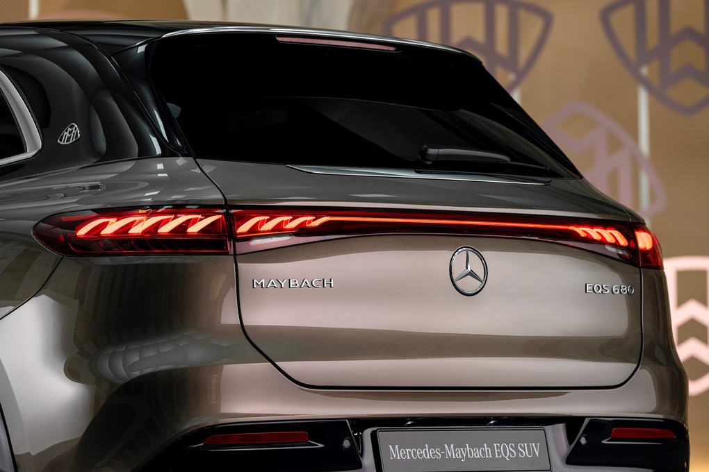 Mercedes-Maybach EQS 680 ra mắt, định nghĩa xe điện gầm cao hạng sang - 12 Mercedes-Maybach EQS 680 ra mắt, định nghĩa xe điện gầm cao hạng sang - 12