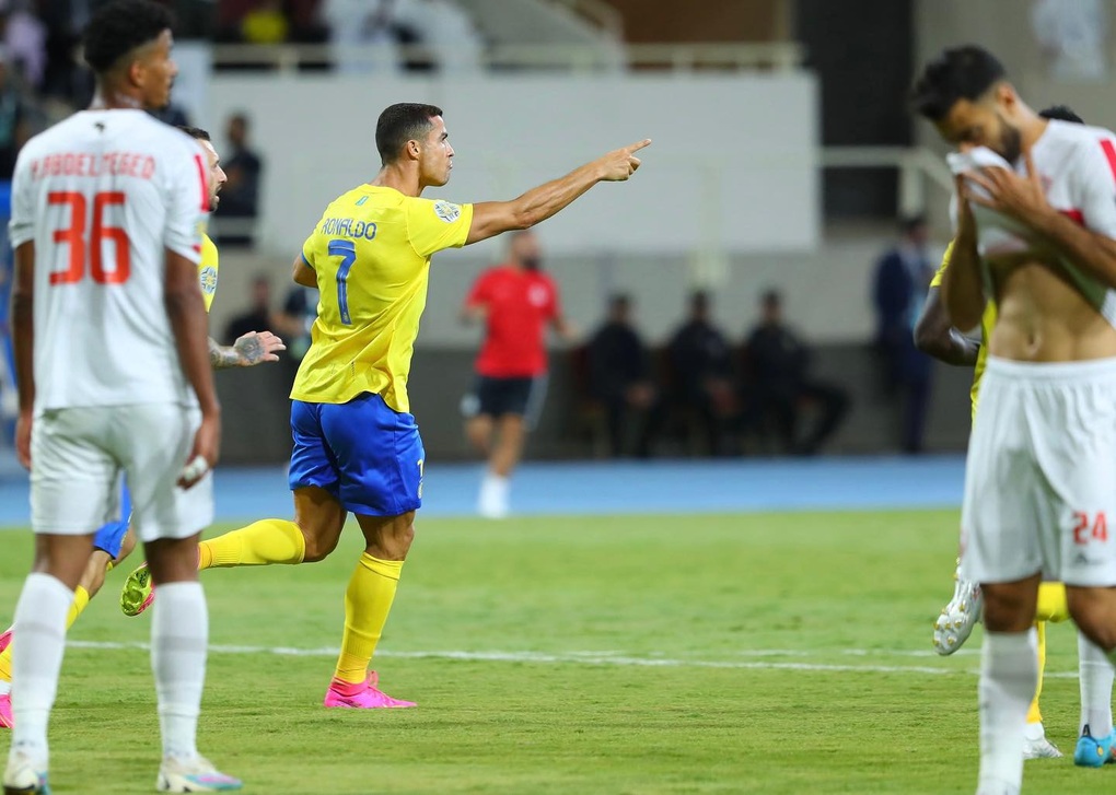 C.Ronaldo sắm vai người hùng, giải cứu Al Nassr thoát hiểm ngoạn mục - 2 C.Ronaldo sắm vai người hùng, giải cứu Al Nassr thoát hiểm ngoạn mục - 2