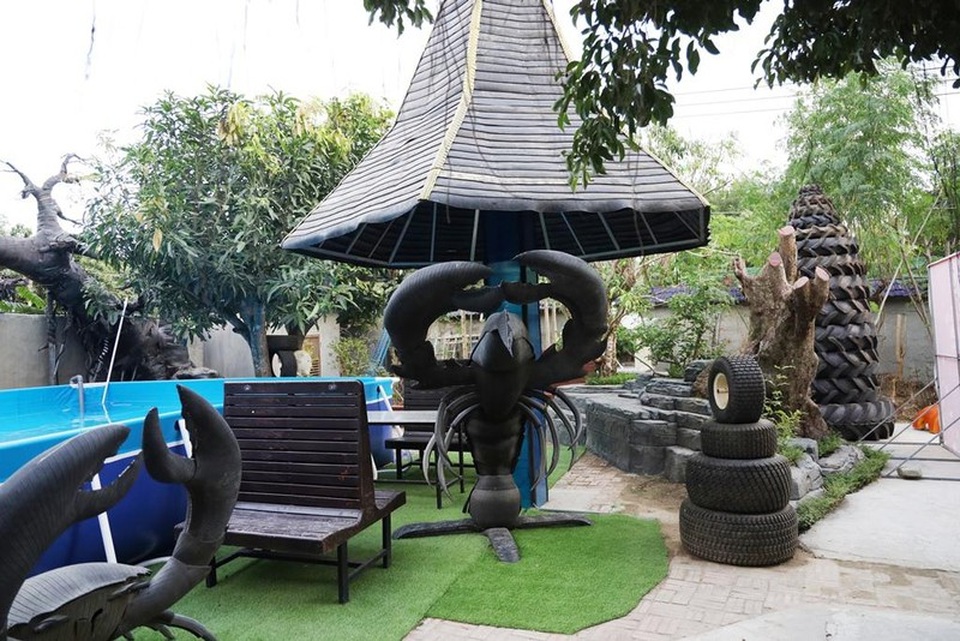 Ngỡ ngàng công viên lốp của phù thủy tái chế ở Nha Trang - 3 Ngỡ ngàng công viên lốp của phù thủy tái chế ở Nha Trang - 3