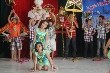 Ấm áp Vầng trăng yêu thương cùng trẻ em khuyết tật 