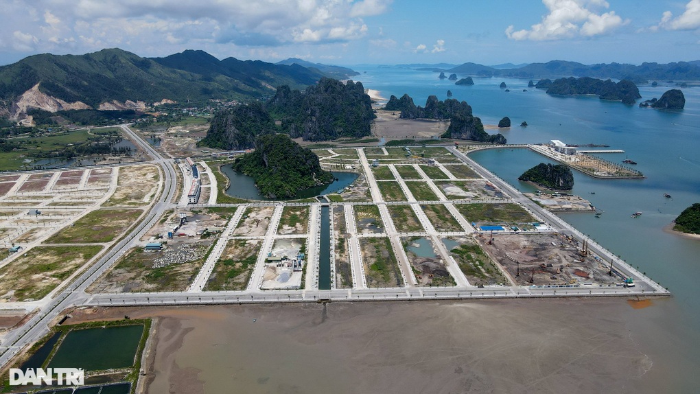 Quảng Ninh lên tiếng về hình ảnh hòn non bộ khủng ven biển - 1 Quảng Ninh lên tiếng về hình ảnh hòn non bộ khủng ven biển - 1