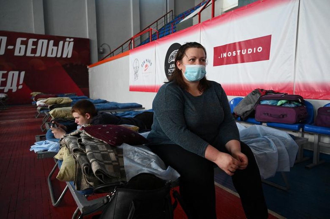 Người Ukraine hoang mang di tản khỏi chảo lửa Donbass - 4 Người Ukraine hoang mang di tản khỏi chảo lửa Donbass - 4