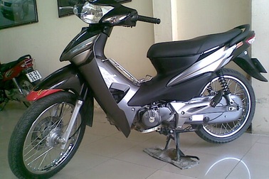 Hà Nội: Giả người tốt, chiếm đoạt xe máy của người bị tai nạn