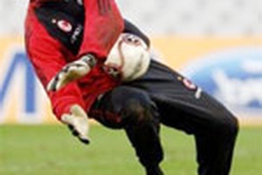 Dida muốn ở lại AC Milan