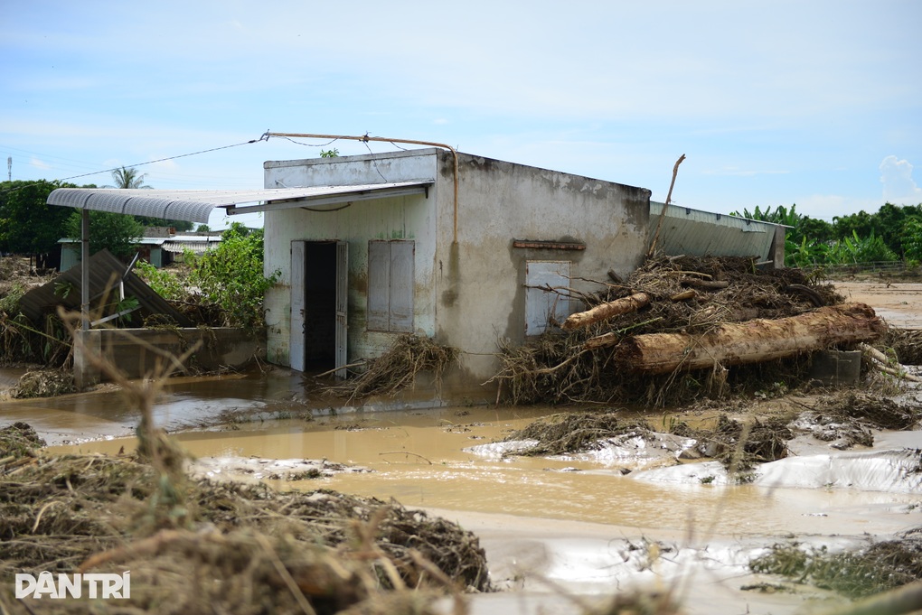 Cả gia sản mất sạch sau một đêm vì vỡ hồ nước ở Lâm Đồng - 3 Cả gia sản mất sạch sau một đêm vì vỡ hồ nước ở Lâm Đồng - 3