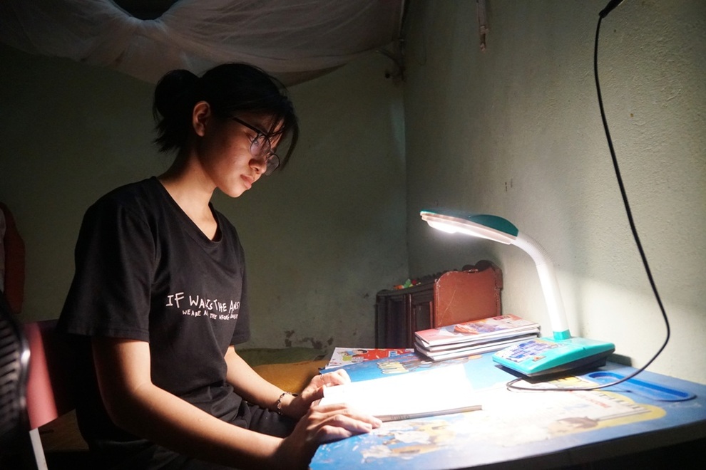Bố mẹ mất, nghe tin em đỗ đại học, chị gái nghẹn ngào không dám chúc mừng! - 5 Bố mẹ mất, nghe tin em đỗ đại học, chị gái nghẹn ngào không dám chúc mừng! - 5
