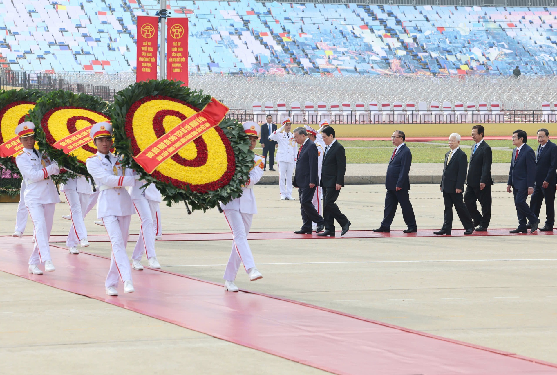 Lãnh đạo Đảng, Nhà nước vào Lăng viếng Bác nhân dịp 80 năm Quốc khánh 2/9 - 1