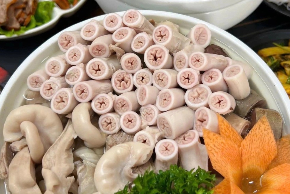 Lòng xe điếu 40m, giá tiền triệu gây tranh cãi, chuyên gia tiết lộ sự thật