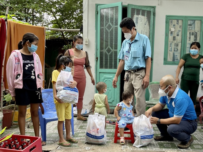 Trường hợp trẻ em là F0 hoặc có cha mẹ đã qua đời vì COVID-19 thì được hỗ trợ như thế nào? - Ảnh 1. Trường hợp trẻ em là F0 hoặc có cha mẹ đã qua đời vì COVID-19 thì được hỗ trợ như thế nào? - Ảnh 1.