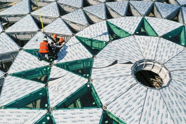 Giếng trời khổng lồ hình hoa sen của metro Bến Thành - Suối Tiên