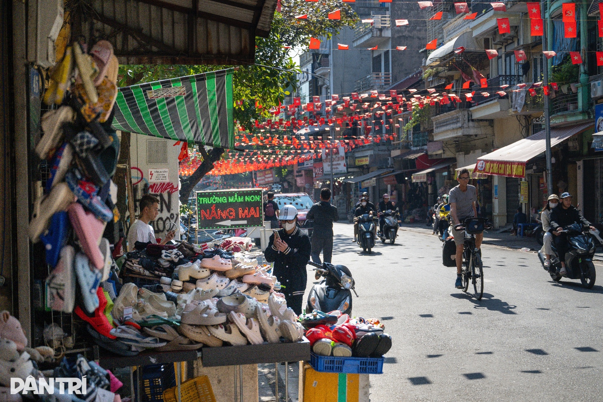 Công an Hà Nội ra quân dẹp vỉa hè, thí điểm mô hình phường kiểu mẫu - 13