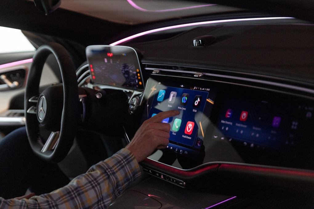 Mercedes tích hợp Google Maps và YouTube lên xe, ô tô thêm giống smartphone - 1 Mercedes tích hợp Google Maps và YouTube lên xe, ô tô thêm giống smartphone - 1