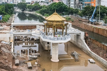 Đập dâng sông Tô Lịch sắp hoàn thành, kỳ vọng làm sống lại dòng sông "chết"