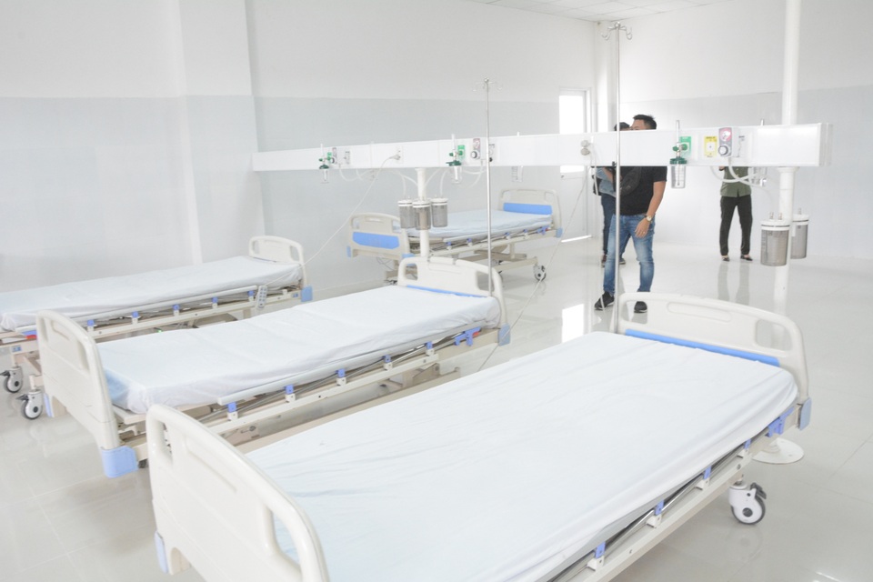 Bệnh viện đầu tiên tại miền Trung thực hiện được xét nghiệm virus corona - 7 Bệnh viện đầu tiên tại miền Trung thực hiện được xét nghiệm virus corona - 7