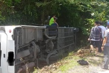 Bác sĩ Việt Đức hỗ trợ cứu chữa nạn nhân vụ lật xe khách ở Quảng Bình