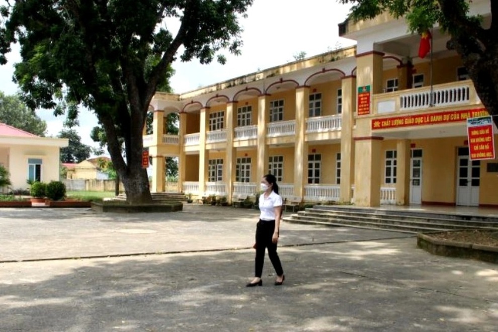 Thực hư thông tin cán bộ xã uống bia, đánh bóng chuyền trong khu cách ly - 1 Thực hư thông tin cán bộ xã uống bia, đánh bóng chuyền trong khu cách ly - 1