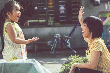 Chuyện xúc động của diễn viên Thu Trang khi hoá thân bà mẹ thiểu năng