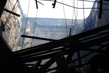 Hình ảnh tan hoang đổ nát trong Cung hữu nghị Việt Xô sau vụ cháy lớn