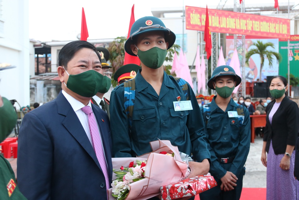Nữ Bí thư chi đoàn tình nguyện nhập ngũ - 5 Nữ Bí thư chi đoàn tình nguyện nhập ngũ - 5